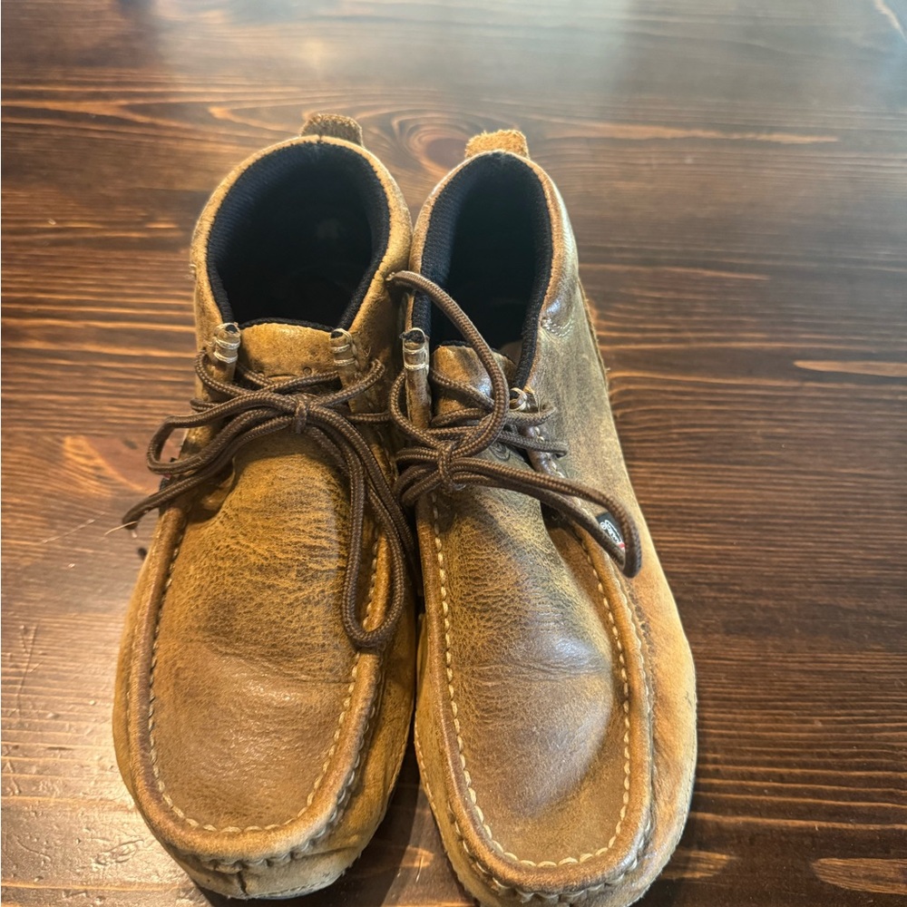 Justin Boots Tan Chukka Boots